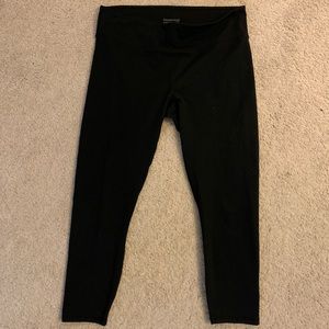Fabletics Mid-Rise Powerhold Capri